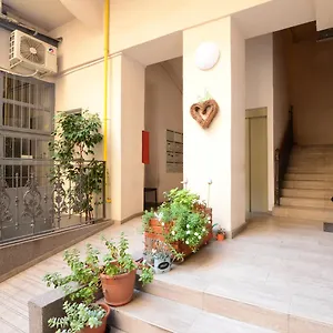  Apartment Your Place